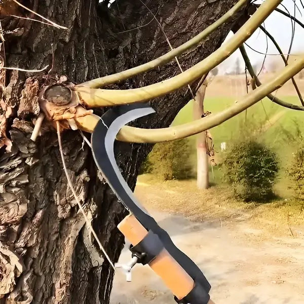 Roncola da Giardino Multiuso: un solo attrezzo per erba, rami e cespugli