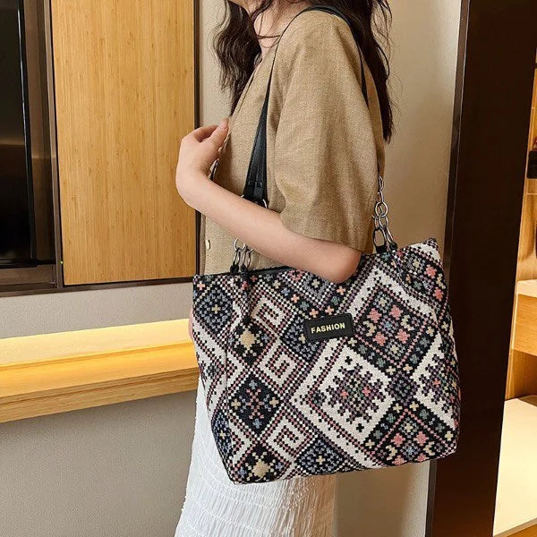 Borsa a Tracolla con Stampa Etnica: tutto quello che serve, con stile