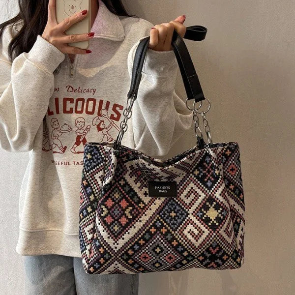 Borsa a Tracolla con Stampa Etnica: tutto quello che serve, con stile