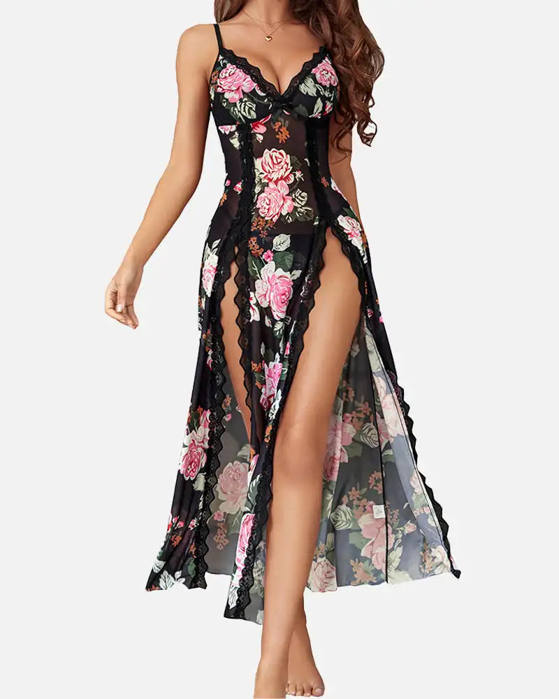 Pajama Set in Pizzo con Reggicalze: comfort e stile per la sera, senza rinunce
