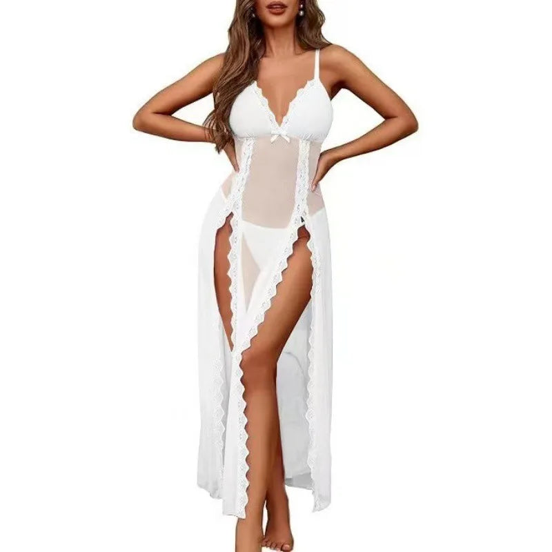Pajama Set in Pizzo con Reggicalze: comfort e stile per la sera, senza rinunce